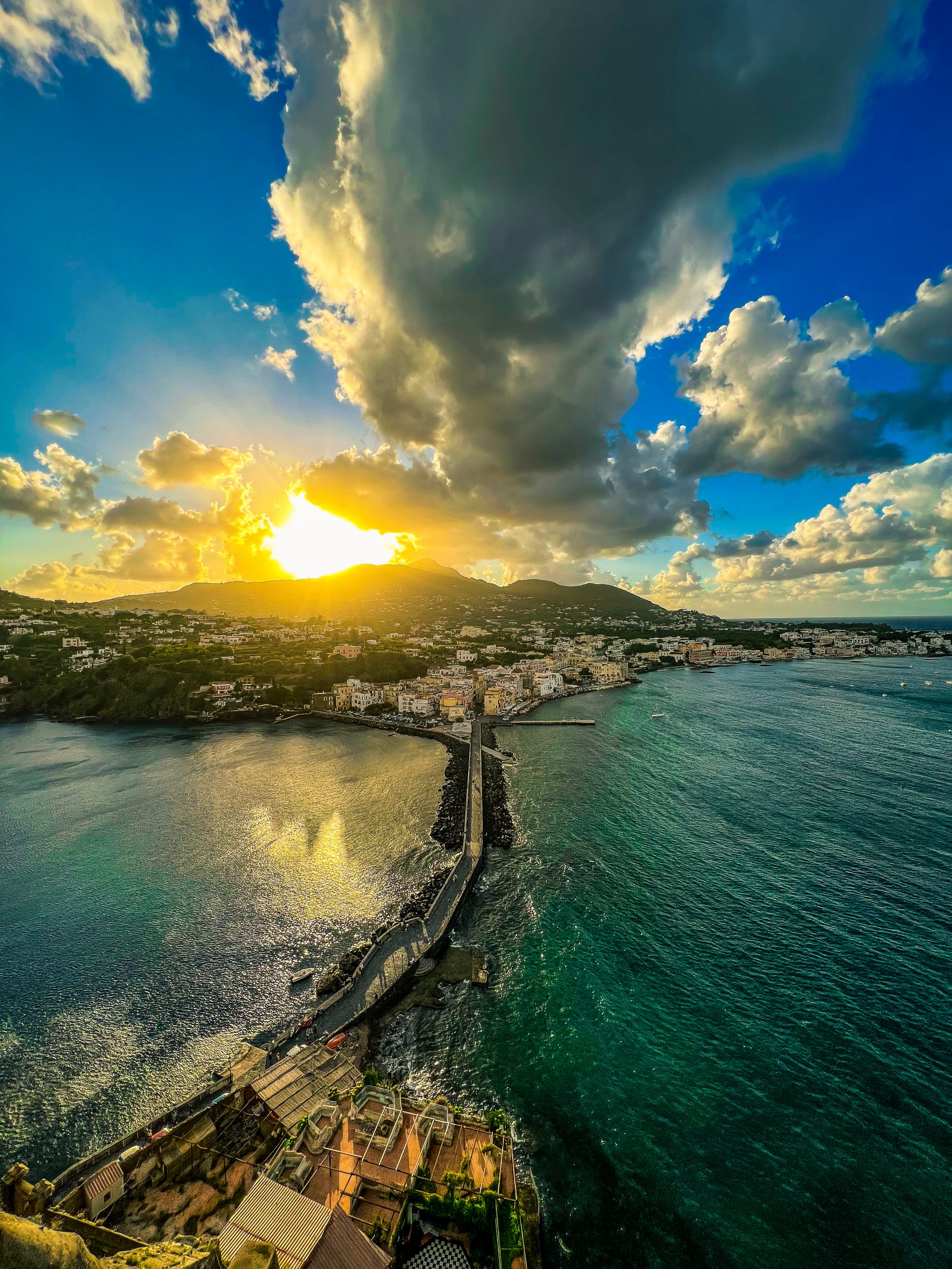 Ischia Ponte al tramonto